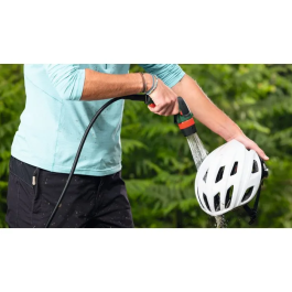 Bosch Fontus 18V-6 - Nettoyeur haute pression sans fil 18V pour vélos - 8 options de lavage, réservoir 6L, batterie 2.0Ah et chargeur AL1820 inclus