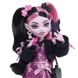 Monster High JHK29 - Poupée Draculaura et son animal prête pour l'école avec 7 accessoires, robe rose et veste noire