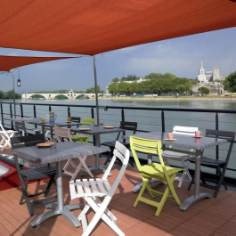 Grill Me Miami Chaise Pliante Blanche - Compacte, Résinée (42 x 50 x 80 cm), Résistante aux UV et Intempéries