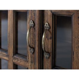 GINER Y COLOMER - Buffet sculpté à la main en bois de teck recyclé avec finition noisette vieillie, vitres et poignées dorées - Dimensions: portes 81x41 cm