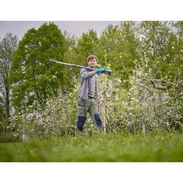 GARDENA 14776-20 - Sécateur de jardin sur perche téléscopique et sans fil HighCut 360 P4A - Coupe branches 28 mm - Batterie 18V 2Ah Li-Ion - Noir et argent - Lame acier anti-adhésif