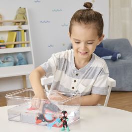 Hasbro Marvel Spidey et ses amis incroyables Miles Morales Water-Webs Figurine et véhicule de dauphin rotatif HASG14655P0 à partir de 4 ans
