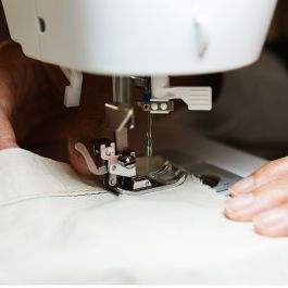 Machine à coudre Cecotec BelleCouture 21500