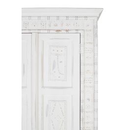 GINER Y COLOMER - Armoire 2 portes en bois de mango, finition blanc décapé patiné avec détails métalliques dorés et 3 étagères intérieures
