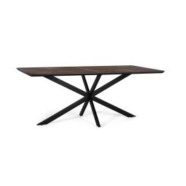 GINER Y COLOMER Table de salle à manger rectangulaire en bois de teck recyclé 180 cm, plateau marron foncé avec motif de marqueterie, pieds en X en métal noir, design contemporain