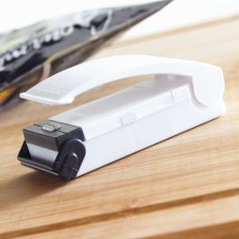 Machine à Sceller les Sacs avec Aimant pour Réfrigérateur Magseal InnovaGoods