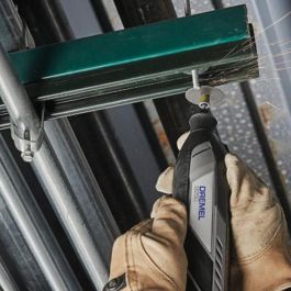 Dremel Multiherramienta Inalámbrica 8250 12V 5 Accesorios 1 Batería 2Ah 5000-30000 RPM