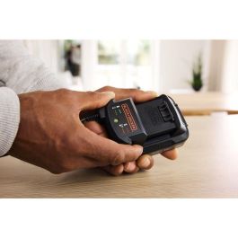 Black+Decker BDL2018S1B-QW Kit de Démarrage avec Batterie 18V 2Ah et Chargeur 1A