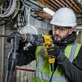 Dewalt D25134K-QS Perforateur burineur SDS-plus 26 mm 800 W sans clé avec étui de transport et poignée auxiliaire