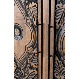 GINER Y COLOMER - Buffet haut en bois de manguier couleur noisette, portes sculptées mandala noir, étagère intérieure, pates tournées métal, dimensions 128x45 cm