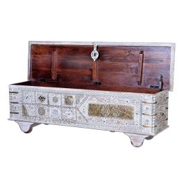 GINER Y COLOMER Malle de rangement en bois de manguier avec finition blanc vieilli, ouverture par le dessus, détails en bronze - 48 x 148 x 43 cm