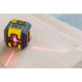 Stanley Niveau Laser avec Croix Carrée 90° - Rouge