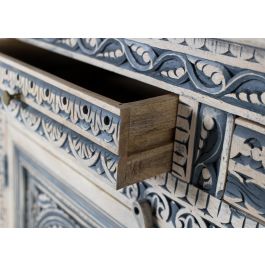 GINER Y COLOMER Buffet blanc et bleu avec 3 tiroirs et 4 portes en bois de manguier massif, finition lavée, artisanat sculpté, dimensions: 50 cm de large