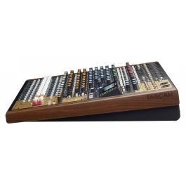 Table de DJ Tascam MODEL 16