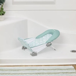 Ingenuity Summer - Transat de bain bébé pliable 2 positions, filet porte-bébé et coussin, pour 0-6 mois (max 9 kg), vert