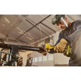 Stanley Fatmax SFMCG700M2K-QW Meuleuse d'angle sans fil 18 V 125 mm sans balais avec 2 batteries 4 Ah et chargeur 2 A