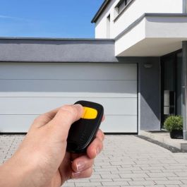 Télécommande 2 canaux - SCS SENTINEL - SimplyControl - Jaune, portée 40m, fréquence 433.92 MHz, pile lithium CR2032 incluse