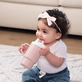 Infantino Ma Première Tasse en Silicone à Paille, 255 ml (25.5 cl) Anti-Fuite, pour Bébé et Tout-Petit, Lavable au Lave-Vaisselle - Modèle Pirouette