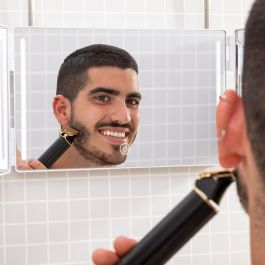InnovaGoods Miroir de maquillage éclairé Miroir de salle de bain avec design pliant et vue