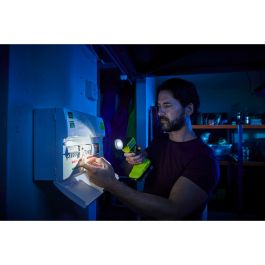 Ryobi Lampe Torche LED 18V RYO4892210198327 - Tête Ajustable, 280 Lumens