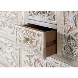 GINER Y COLOMER - Commode artisanale en bois de manguier, finition blanc décapé, avec 14 tiroirs aux motifs floraux sculptés à la main