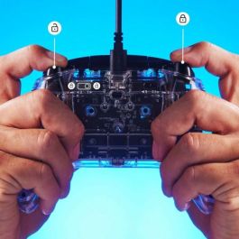 Contrôle des jeux HyperX Clutch Gladiate 7D6H2AA