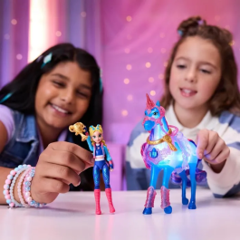 Spin Master Coffret de jeu Unicorn Academy - Playset interactif avec licorne lumineuse River et poupée Isabel articulée, obstacle et accessoires, à partir de 4 ans