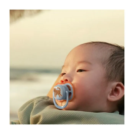 Philips Avent SCF087/22 - Lot de 4 sucettes Ultra Air pour jour et nuit, sans BPA, jaune/orange, apaisantes, respirantes, brillent dans le noir, à 80% d'origine végétale