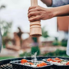 Ensemble de 2 Moulins a poivre manuel - FACKELMANN PROFESIONAL - Couleur bois - 32 cm