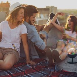 Projecteur LED Rechargeable avec Haut-parleur Istarlyt InnovaGoods