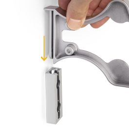 Emuca Range-chaussures Self pour intérieur d'armoire, Peint en aluminium, Acier et Plastique.