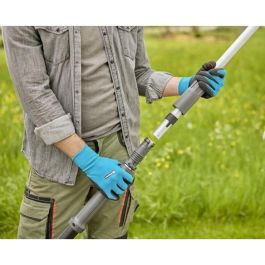 GARDENA 14776-20 - Sécateur de jardin sur perche téléscopique et sans fil HighCut 360 P4A - Coupe branches 28 mm - Batterie 18V 2Ah Li-Ion - Noir et argent - Lame acier anti-adhésif