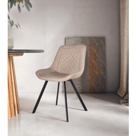 GINER Y COLOMER Lot de 2 Chaises de Salle à Manger, Design avec Capitonnage en Diamant, Tapisserie en Cuir PU Beige, Pieds en Tube d'Acier Carré Noir