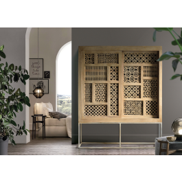 GINER Y COLOMER - Vitrine 2 portes coulissantes en bois de teck avec structure métallique - Couleur naturelle - Dimensions : 140 x 40 x 170 cm