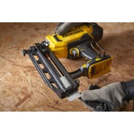 Stanley Fatmax SFMCN616D2K-QW Clavadora de acabado inalámbrica 18V con 2 baterías 2Ah y cargador