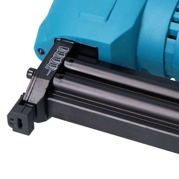 Cloueuse-agrafeuse Koma Tools 1