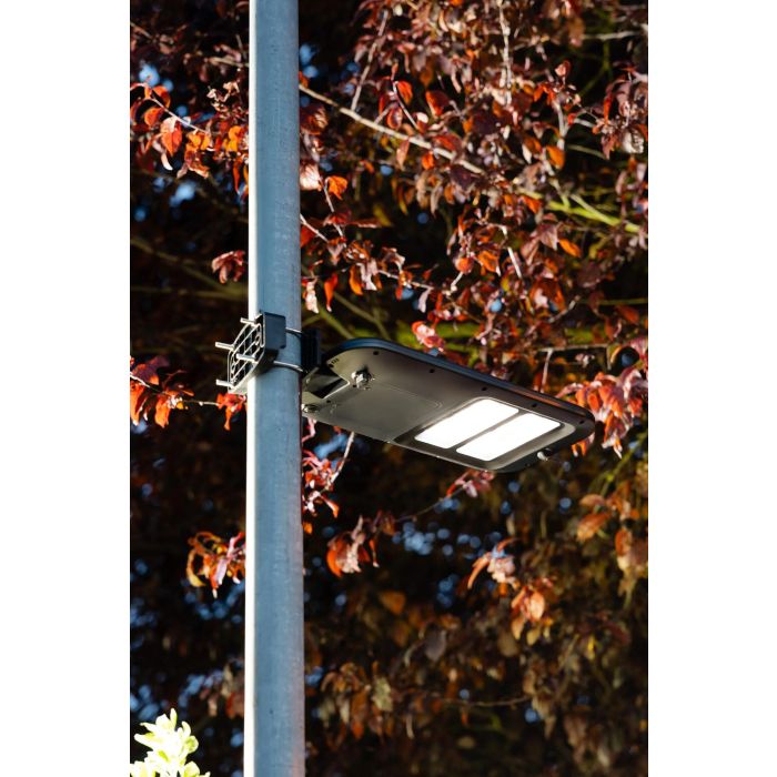 Galix G2614 - Tête de lampadaire solaire 2000 lumens avec détecteur de présence, IP65, télécommande, batterie LiFePO4, angle 135°