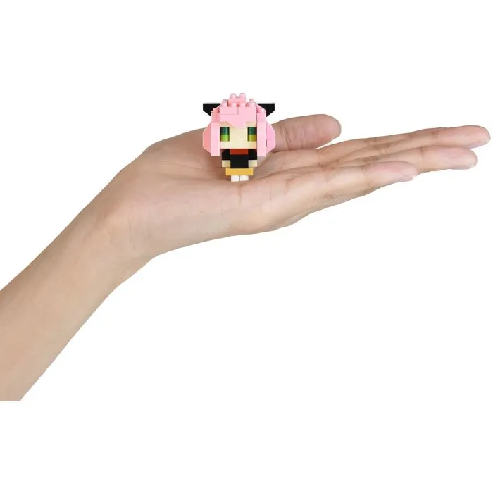 Nanoblock NBS37S - Boîte Cadeau Spy Family avec Bricks de 5 mm et Figurines Miniatures - BANDAI - Set de Construction de Précision