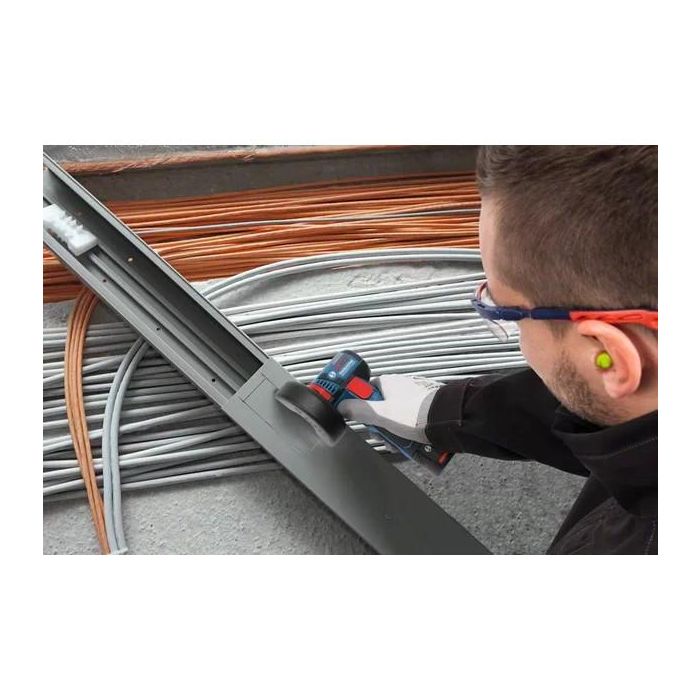 Bosch GWS 12V-76 Professional - Meuleuse d'angle sans fil 12V, diamètre 76 mm, 19500 tr/min, 2 Ah, avec batterie et chargeur - Noir/bleu/rouge