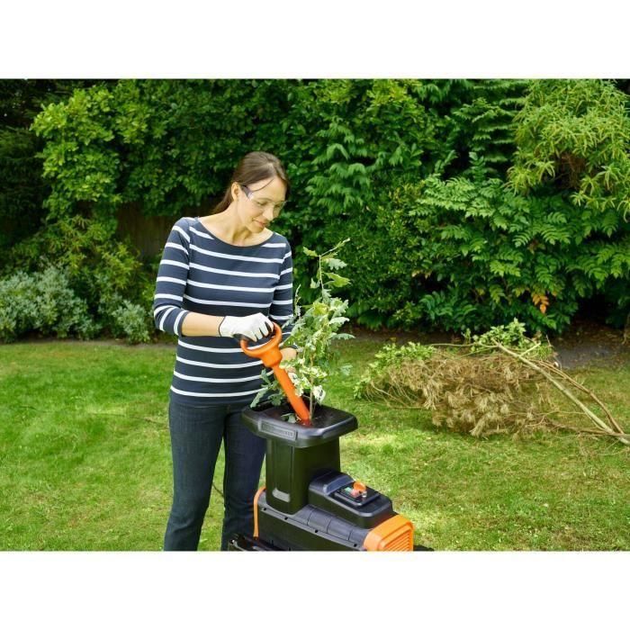 Broyeur de Végétaux filaire - BLACK+DECKER - BEGAS5800-QS - 2800W - Capacité de Broyage 45 mm - Bac Collecteur 45 L 2