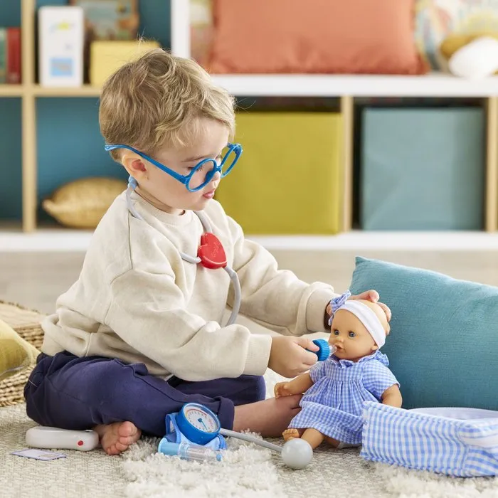 Corolle Valise Docteur et Accessoires de Jouet pour Enfant et Poupée 30 à 42 cm - Stéthoscope, Seringue, Tensiomètre - Jouet d'Imitation Dès 18 Mois Corolle Valise Docteur et Accessoires de Jouet pour Enfant et Poupée 30 à 42 cm - Stéthoscope, Seringue, Tensiomètre - Jouet d'Imitation Dès 18 Mois