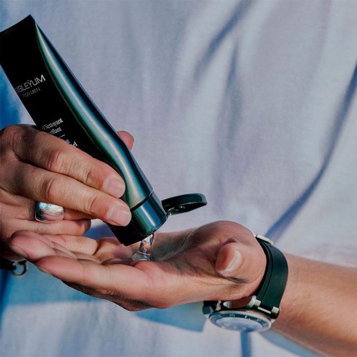 Sisley Sisleÿum For Men Purifying Cleansing Gel 125 mL 3