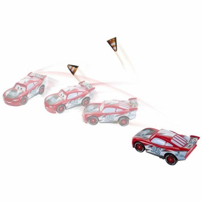 Figurine d’action Disney Flash McQueen Racing and Drifting 5 Pièces 1