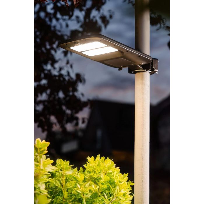 Galix G2614 - Tête de lampadaire solaire 2000 lumens avec détecteur de présence, IP65, télécommande, batterie LiFePO4, angle 135°