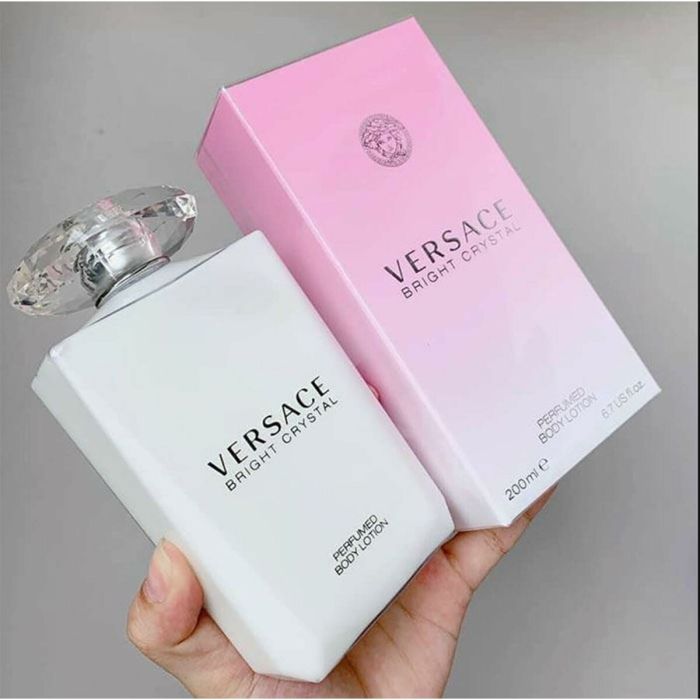 Lotion corporelle Versace Bright Crystal 200 ml Bright Crystal 9 Lotion corporelle Versace Bright Crystal 200 ml Bright Crystal 9