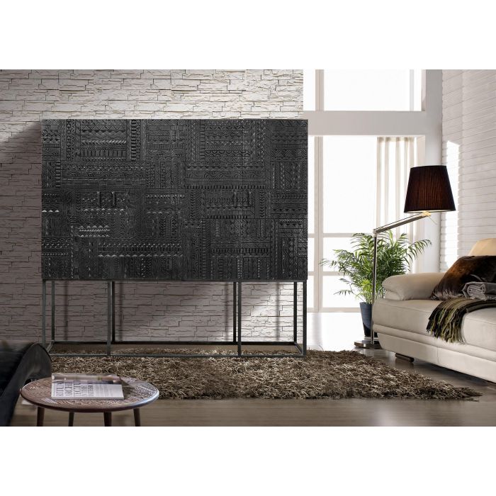 GINER Y COLOMER Buffet 4 portes en bois de manguier massif avec hiéroglyphe sculpté main, pates métal noir, noyer foncé 3 GINER Y COLOMER Buffet 4 portes en bois de manguier massif avec hiéroglyphe sculpté main, pates métal noir, noyer foncé 3
