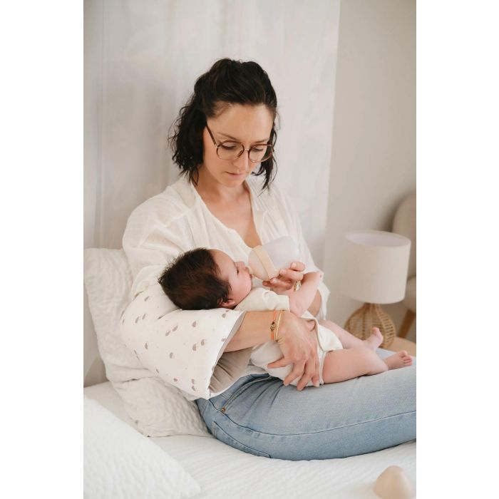 Tineo Brassard d'Allaitement - Soutien de Bras pour Bébé en Jersey de Coton Doux - Modèle Écru à Motif Hérissons