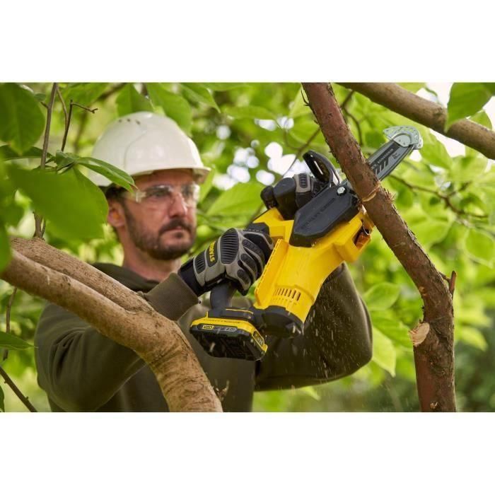 Scie d'élagage sans fil - Stanley Fatmax - SFMCPS415B-XJ - 18V - chaîne 15cm - Sans batterie 2 Scie d'élagage sans fil - Stanley Fatmax - SFMCPS415B-XJ - 18V - chaîne 15cm - Sans batterie 2