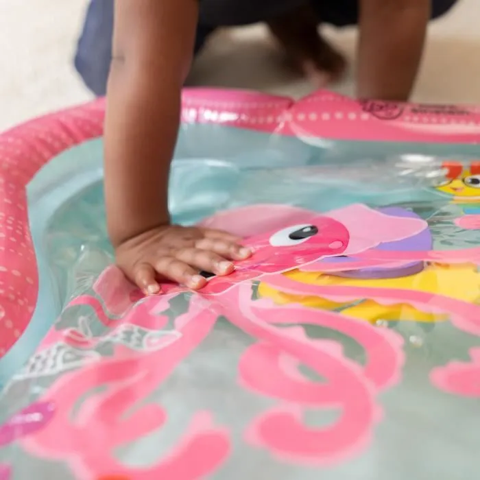 Baby Einstein Ocean Explorers - Matelas d'eau sensoriel et d'éveil Jiggling Janet pour bébé, gonflable, facile à nettoyer, jouet aquatique, 0 à 36 mois Baby Einstein Ocean Explorers - Matelas d'eau sensoriel et d'éveil Jiggling Janet pour bébé, gonflable, facile à nettoyer, jouet aquatique, 0 à 36 mois