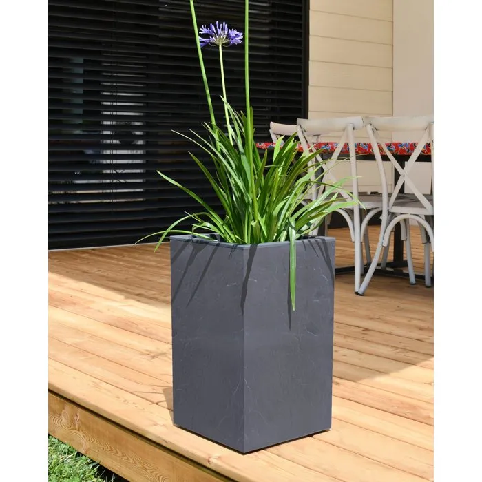 Eda Volcania Up - Jardinière carrée empilable intérieur/extérieur 30 cm (36L) - Gris anthracite - Avec réserve d'eau - Modulable - Label Origine France Garantie Eda Volcania Up - Jardinière carrée empilable intérieur/extérieur 30 cm (36L) - Gris anthracite - Avec réserve d'eau - Modulable - Label Origine France Garantie